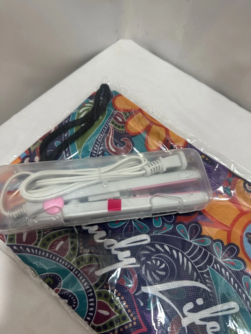 Colorful Paisley Cosmetic Pouch with White/Pink Travel Hair Tools - Picture 2 of 3